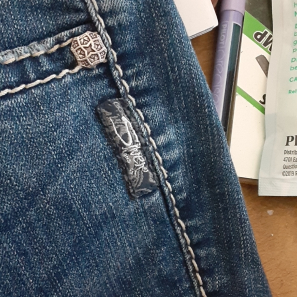 Silver  Jeans - Picture 4 of 8